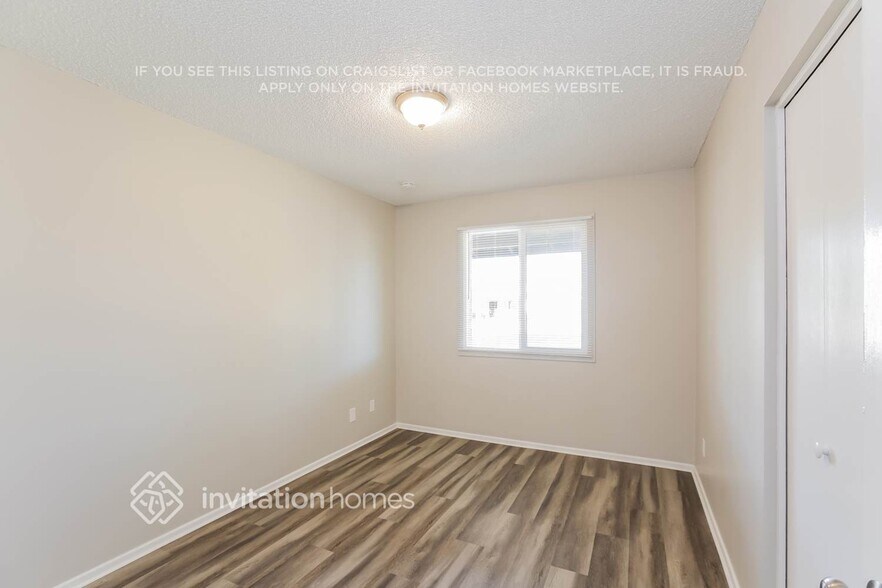 Building Photo - 617 E La Jolla Dr