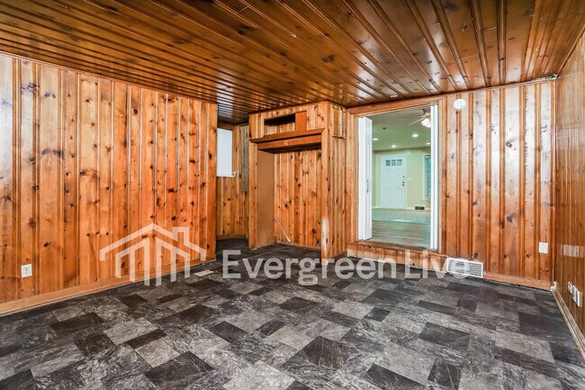 Building Photo - 5125 W Stark St