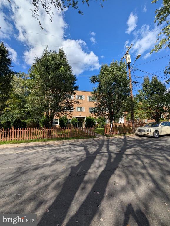 Building Photo - 311 Dawson Ave