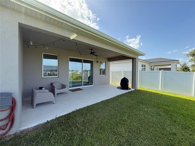 Building Photo - 1165 Lakeshore Breeze Pl