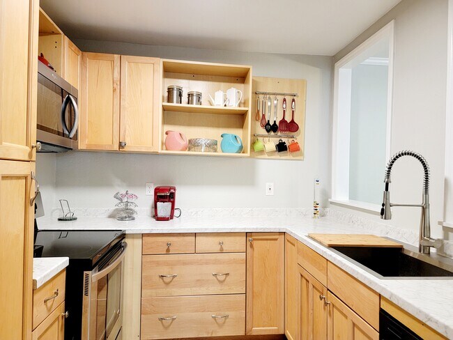 Building Photo - 500 Umstead Dr