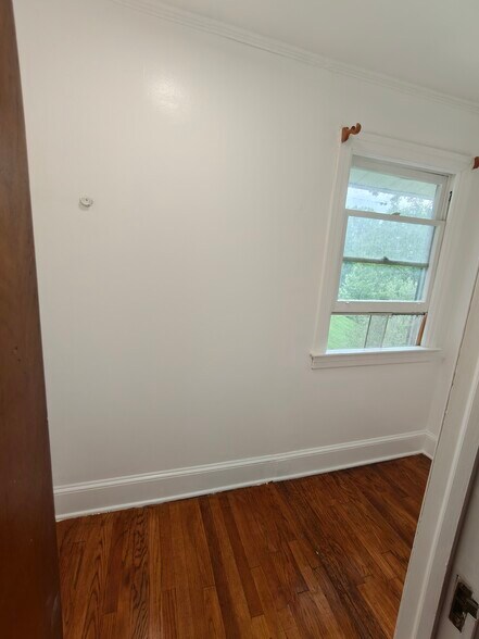 Bedroom walk in closet - 45 Beakes Rd