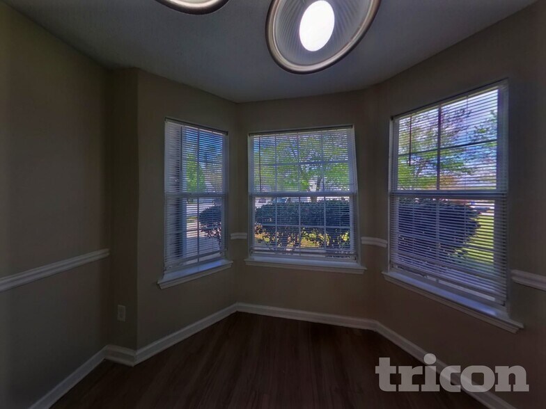 Building Photo - 464 Berkshire Pl
