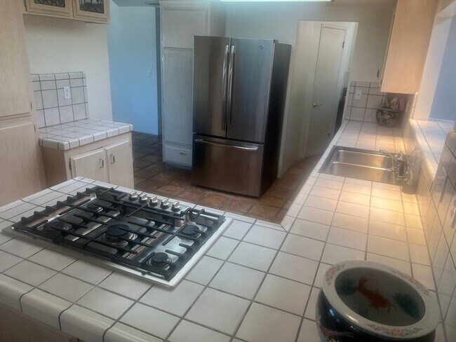 Building Photo - Scenic Hillside Living – Spacious 3 Bed, 2 Bath with Sweeping Views