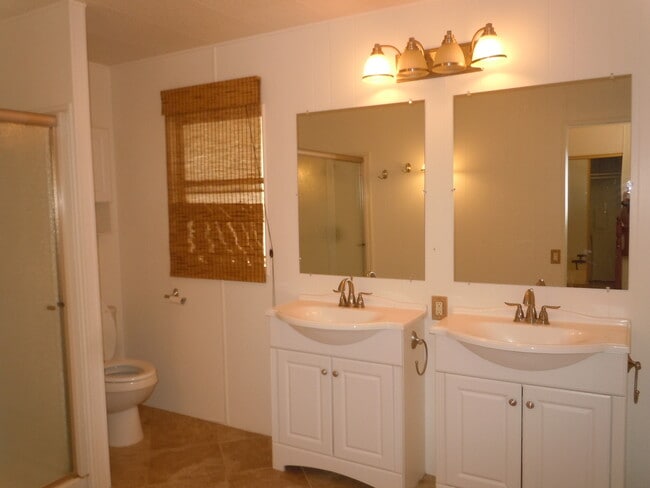 Building Photo - Country Living on Beautiful Melrose Ranch