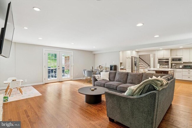 Building Photo - 903 Sulgrave Ln