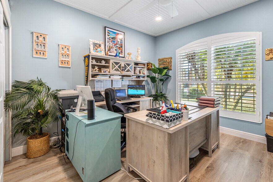 Building Photo - 7236 Orchid Island Pl