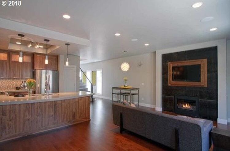 Building Photo - 1534 Charnelton Alley