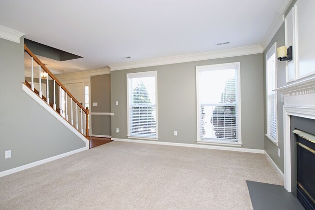 Building Photo - Dog-Friendly Forest Lakes North Home (Appl...
