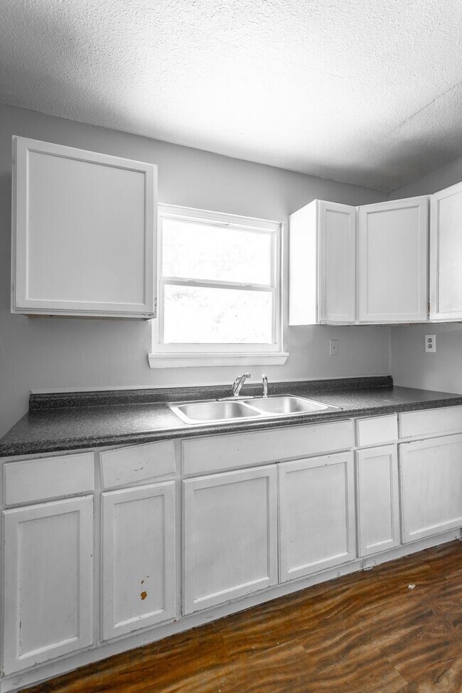 Building Photo - 6303 Walden Ave