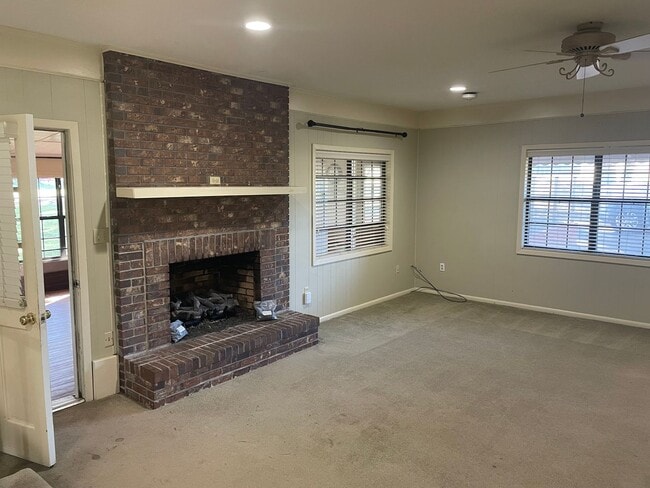 Building Photo - 3 Bedroom Home in North Lowndes County