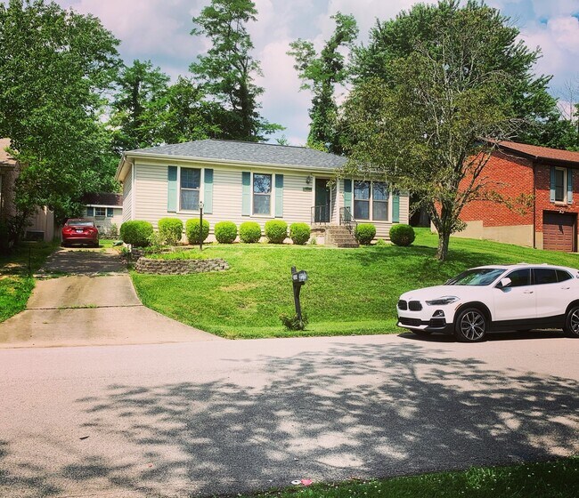 5504 Wooded Lake Dr 5504 Wooded Lake Dr Louisville KY 40299