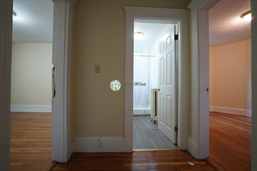 Building Photo - 146 Chiswick Rd