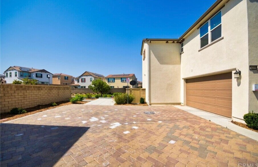 Building Photo - 24359 Verdugo Cir