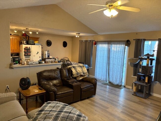 Building Photo - 2202 N Benjamin St