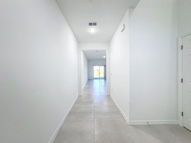 Building Photo - 1711 Barton Towne Cir