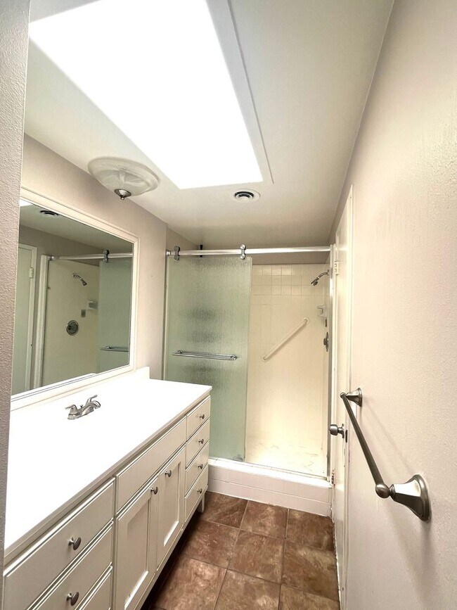 Building Photo - Ocean view Shorecliffs 3 bedroom 2 bath si...