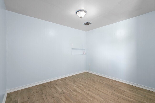Building Photo - 10637 Deergrass Ln