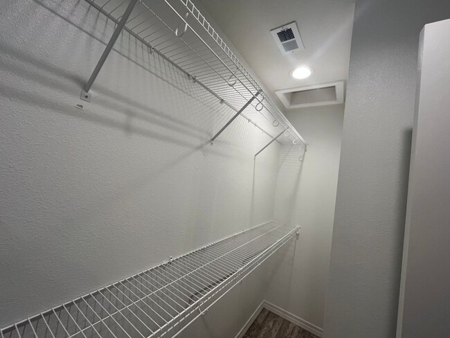 Building Photo - Brand New Home for Rent in Spingfield!