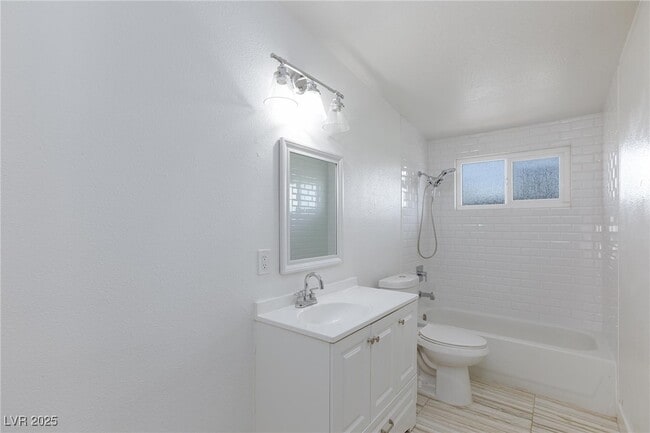 Building Photo - 1915 Balboa Ave