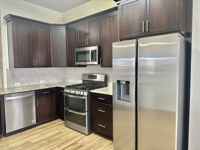 Building Photo - AVAILABLE NOW!!!! NEW-MANAGEMENT