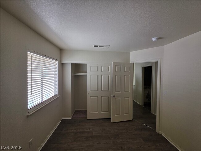 Building Photo - 8008 Dover Shores Ave