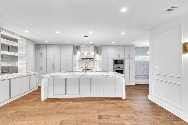 Building Photo - 158 Bluffside Cir