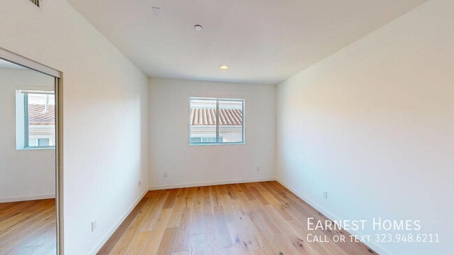 Building Photo - 1715 Armacost Ave