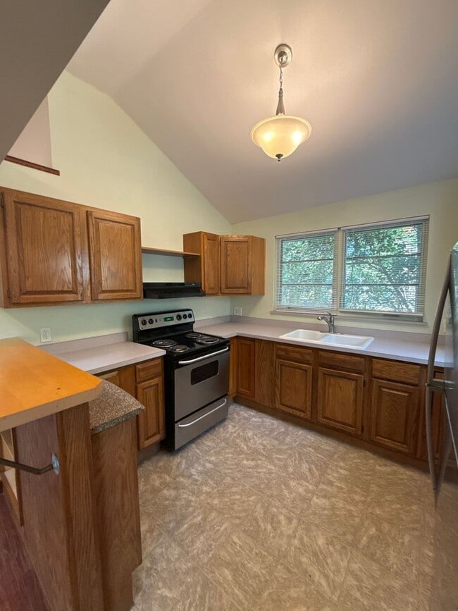 Building Photo - COMING SOON-Awesome ADU in Wesley Heights!