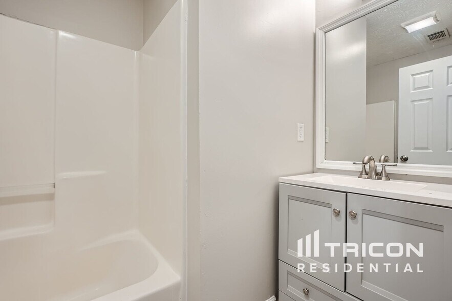 Building Photo - 1761 Silver Leaf Ct SW