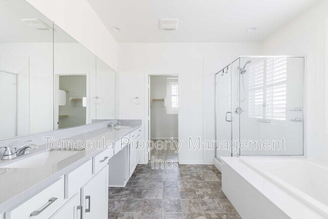 Building Photo - 34065 Helenium St