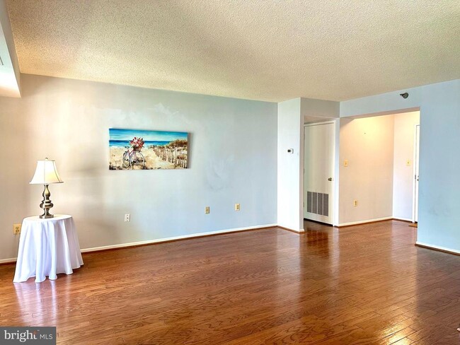 Building Photo - 3310 N Leisure World Blvd
