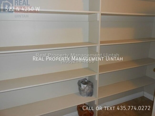 Building Photo - 522 4250 W