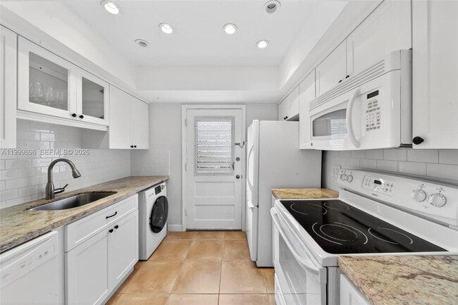 Building Photo - 6815 Edgewater Dr