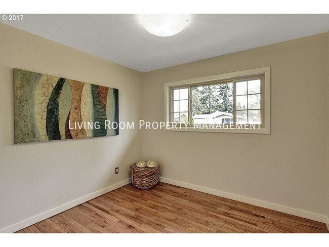 Building Photo - 11826 NE Sacramento St