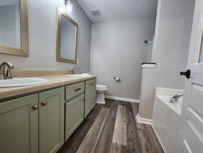 Building Photo - Tastefully updated 3 Bedroom 2 Bath home in The Arbors of Pooler!