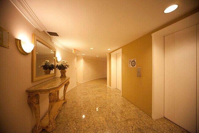 Building Photo - 700 E Ocean Blvd