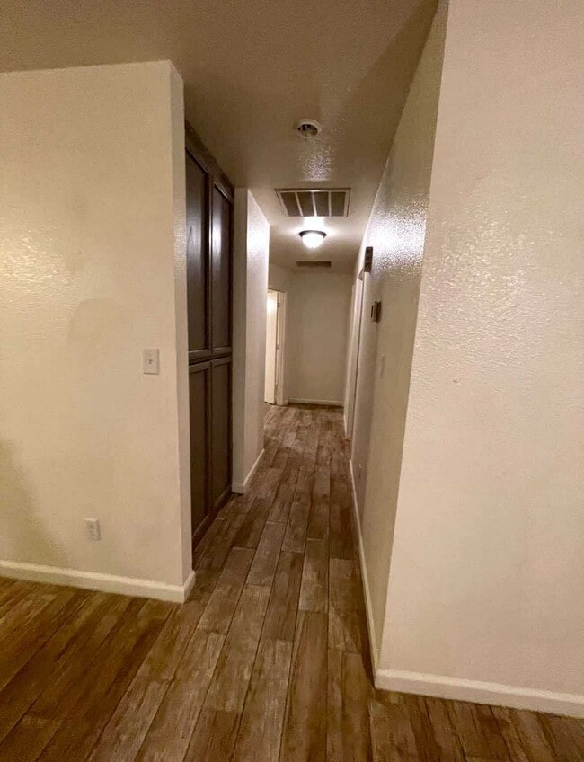 Building Photo - 8960 E 38th Ln