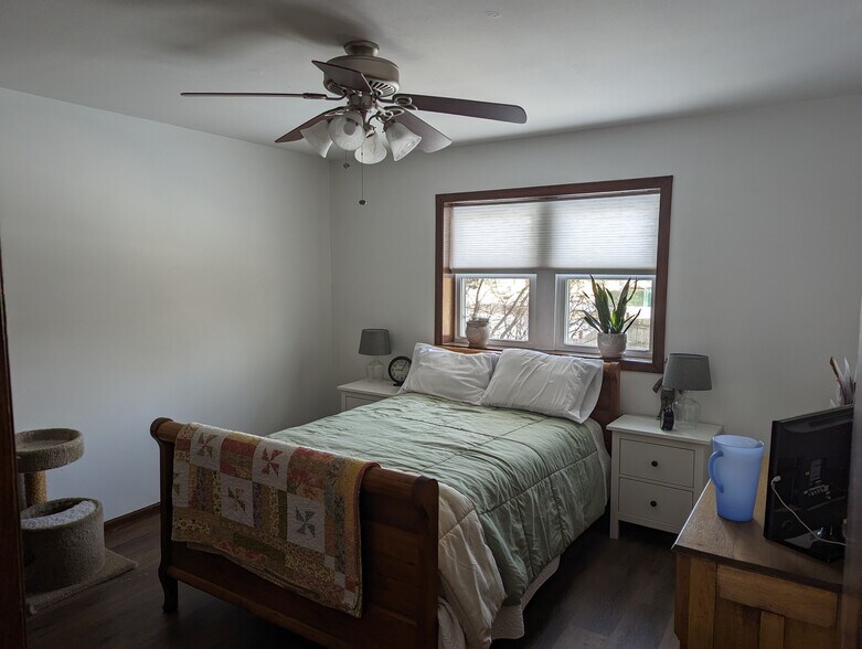 Bedroom 2, with Ceiling Fan - 6157 S 42nd St