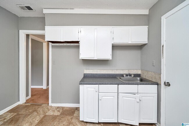 Building Photo - 1272 Meadow Ln
