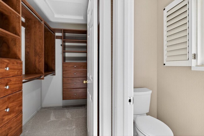 Building Photo - Renovated Court Location Beauty – Spacious 4BD Home Near Pleasant Hill!
