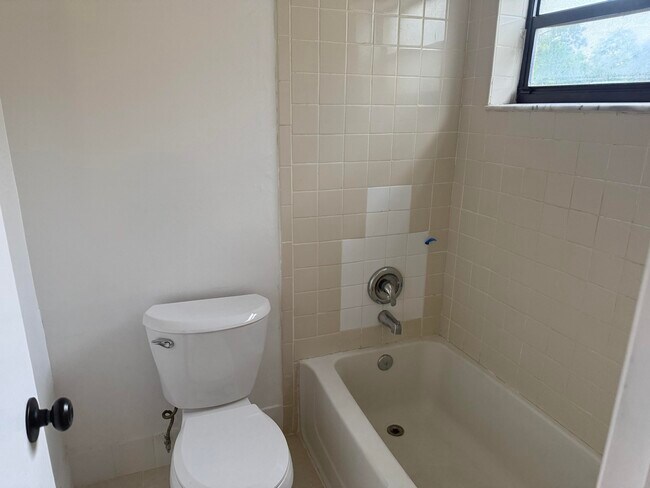 Building Photo - 2541 NW 56th Ave