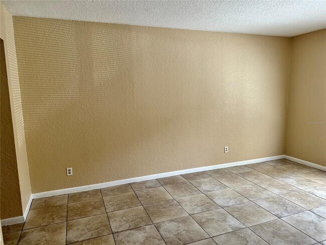 Building Photo - 8205 Sun Spring Cir