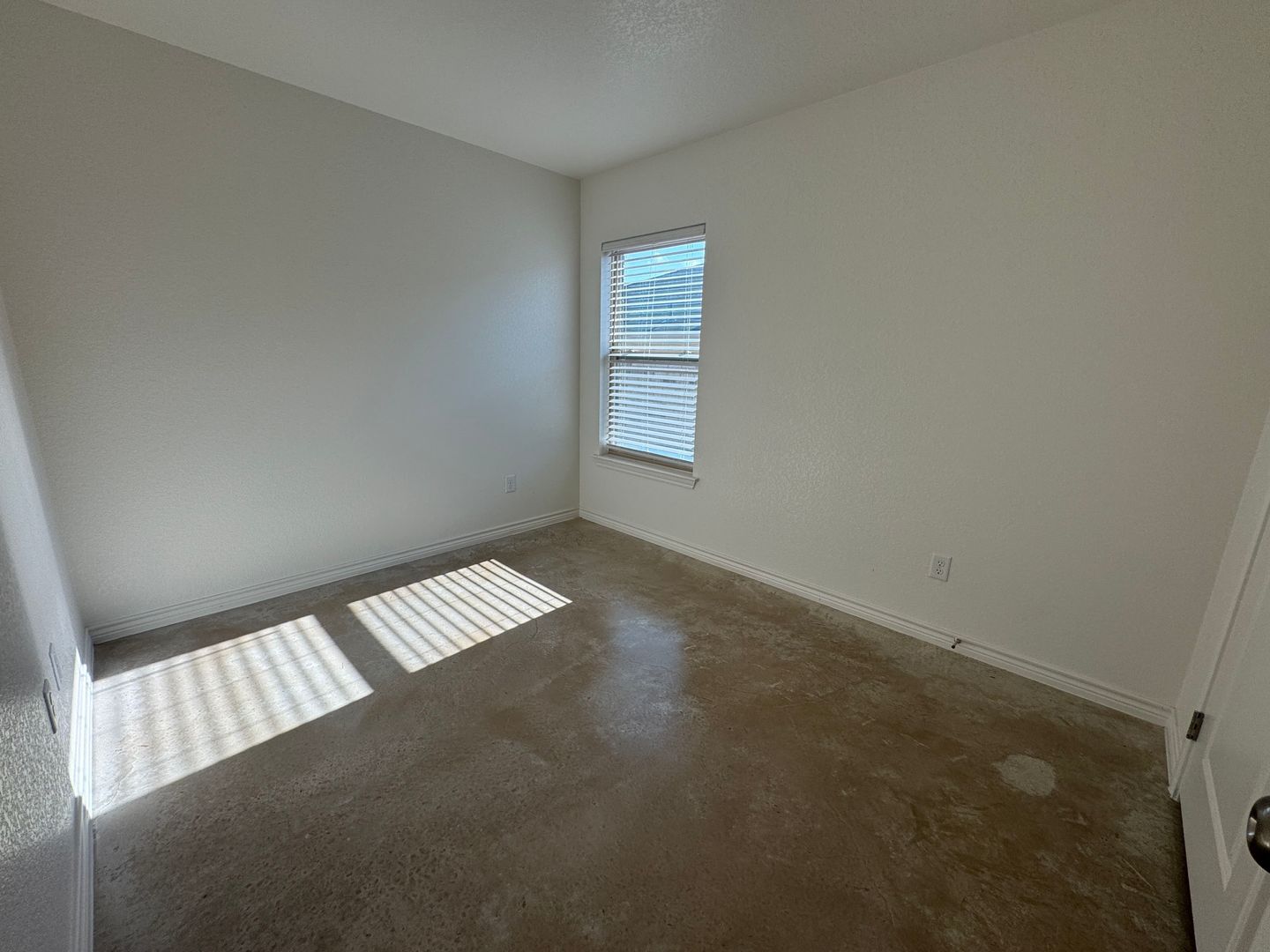 Building Photo - 1206 Lehmann Dr