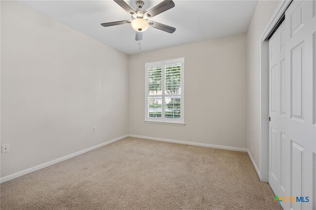 Building Photo - 113 Bluebell Dr