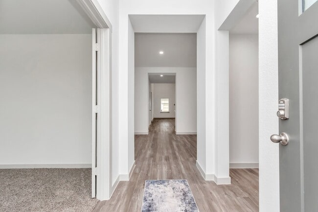 Building Photo - 1111 Pk Crst Dr