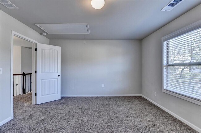 Building Photo - 4810 Haysboro Way