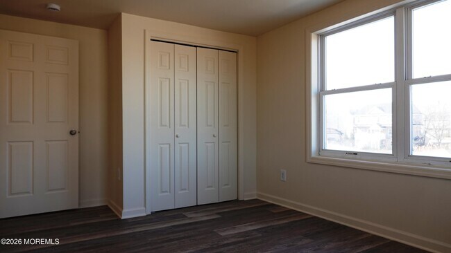 Building Photo - 20 Main St