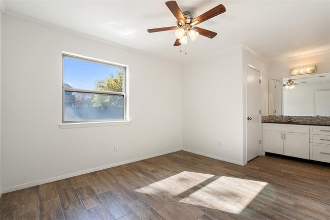 Building Photo - 5608 Cougar Dr