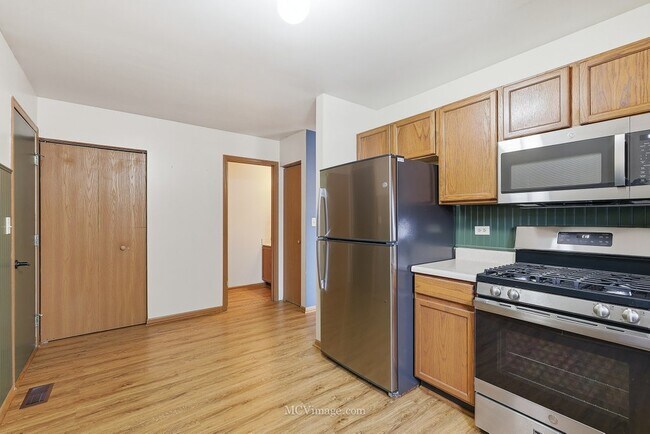 Building Photo - 2175 Dalewood Ct